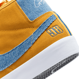 Nike SB Zoom Blazer Mid Pro GT Grant Taylor University Gold Angle 1