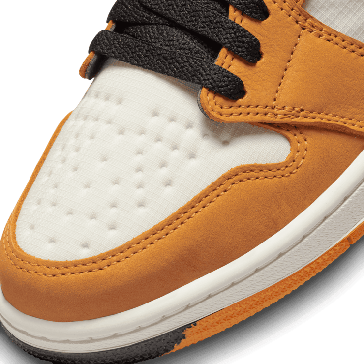 Jordan High Element Gore-Tex Light Curry DB2889-700