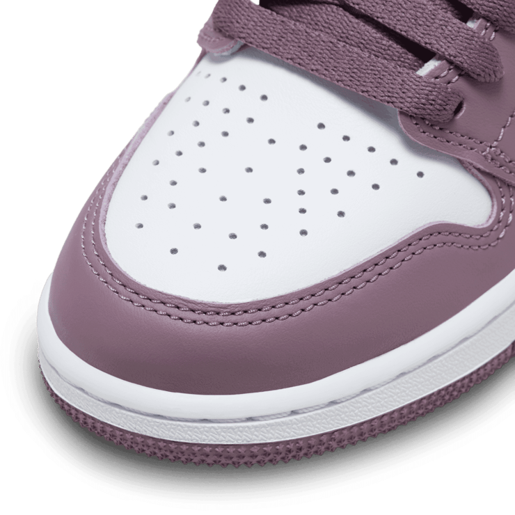 Air Jordan 1 Retro High OG Sky J Mauve (GS) Angle 4