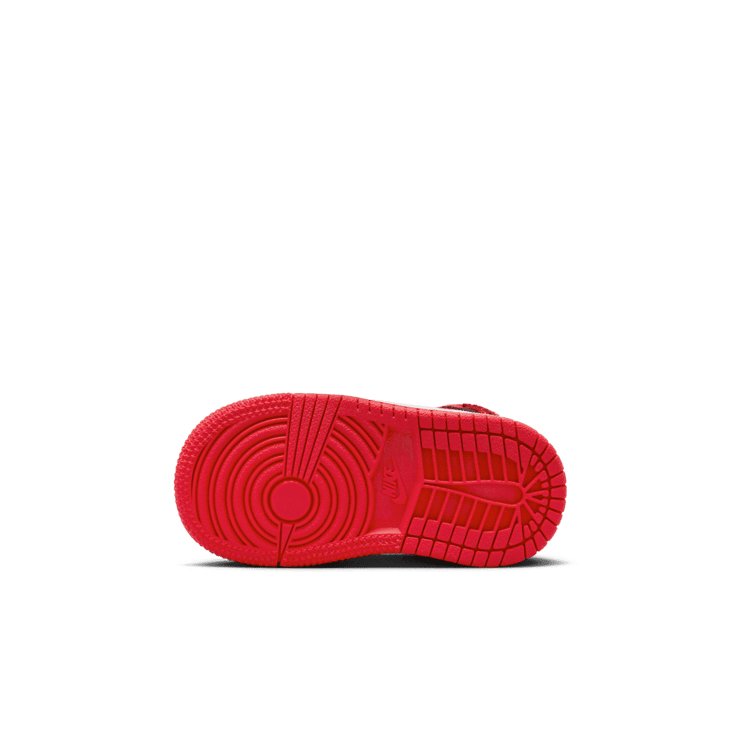 Air Jordan 1 Retro High OG Satin Bred (TD) Angle 0