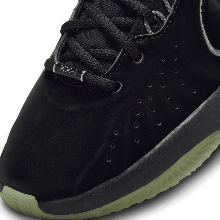 Nike LeBron 21 Tahitian (GS) Angle 4