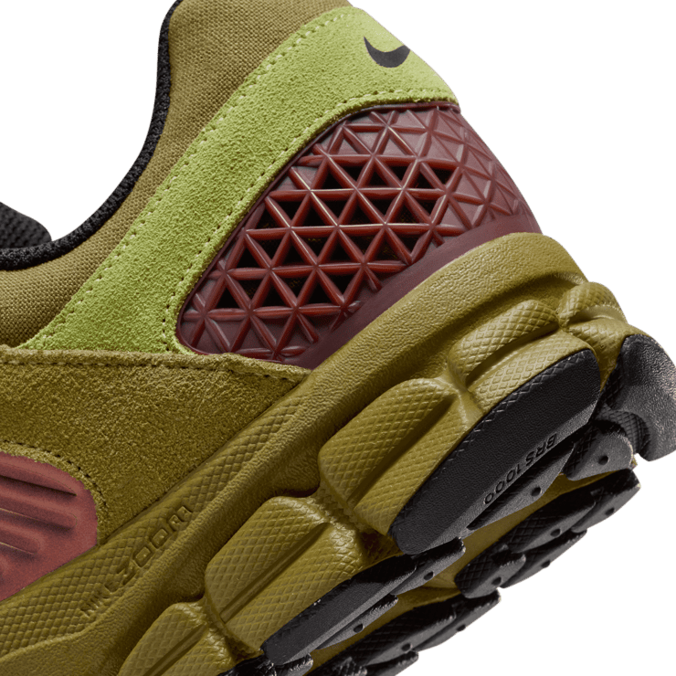 Nike Zoom Vomero 5 Pacific Moss Angle 5