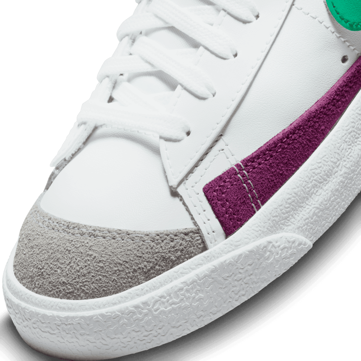 Nike Blazer Mid '77 Vintage 'White Green Fuchsia' (W) Angle 4