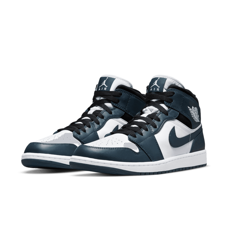 Jordan 1 Mid Armory Navy Angle 2
