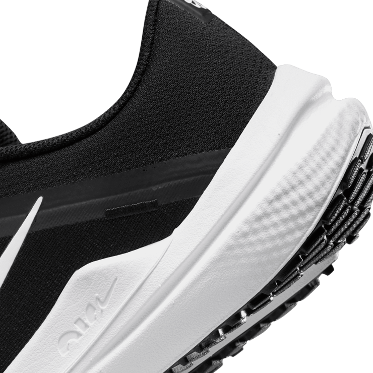 Nike Winflo 10 'Black White' Angle 5