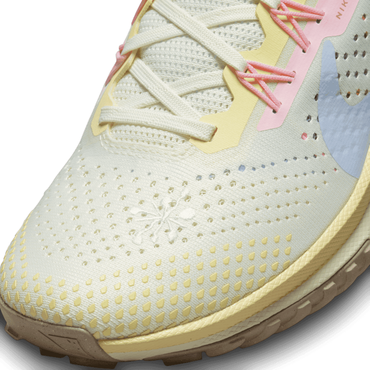 Nike React Pegasus Trail 4 'Sail Blue Whisper' (W) Angle 4