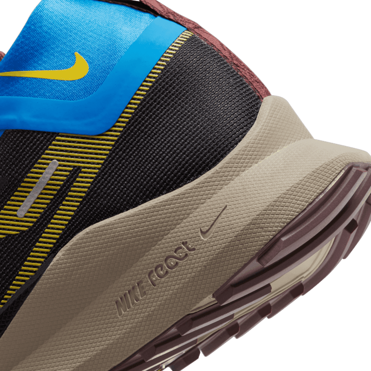 Nike React Pegasus Trail 4 GORE-TEX 'Black Vivid Sulfur' Angle 5