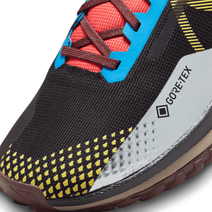 Nike React Pegasus Trail 4 GORE-TEX 'Black Vivid Sulfur' Angle 4