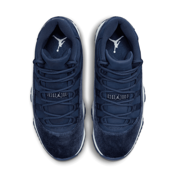 Air Jordan 11 Midnight Navy (W) Angle 1