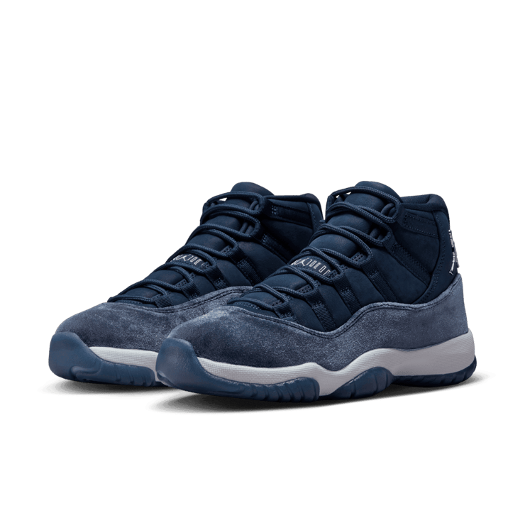 Air Jordan 11 Midnight Navy (W) Angle 2