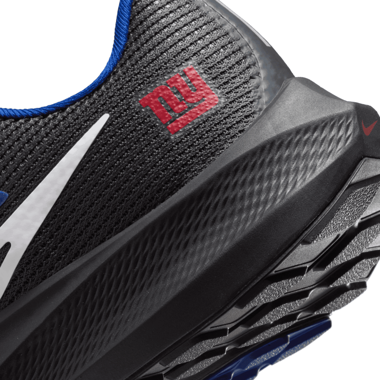 Nike NFL x Air Zoom Pegasus 40 'New York Giants' Angle 5