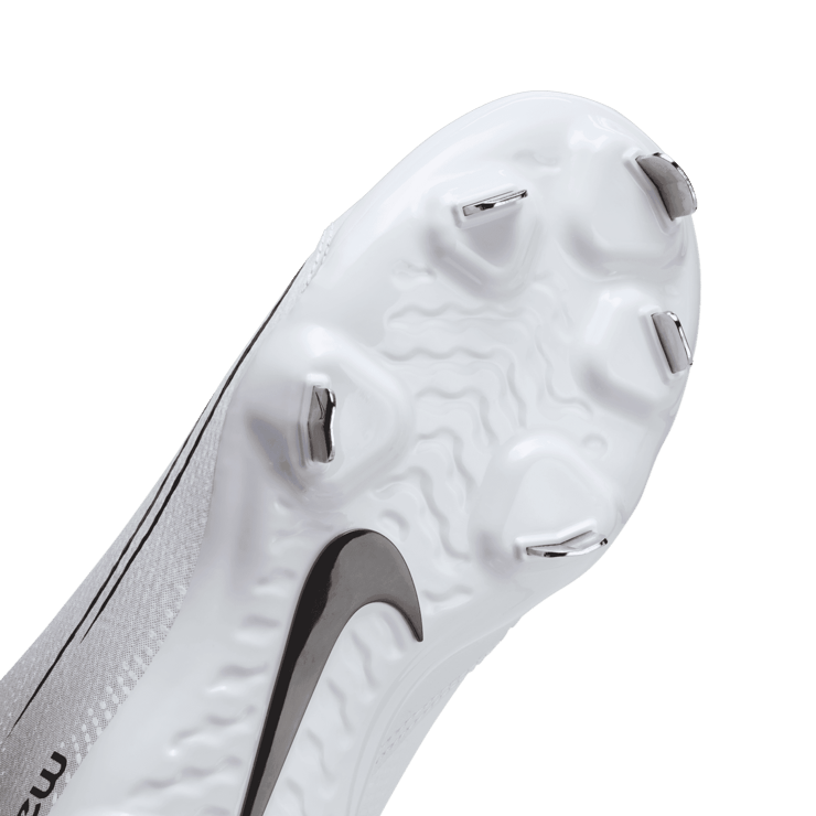 Nike Hyperdiamond 4 Pro Softball Cleats Angle 4