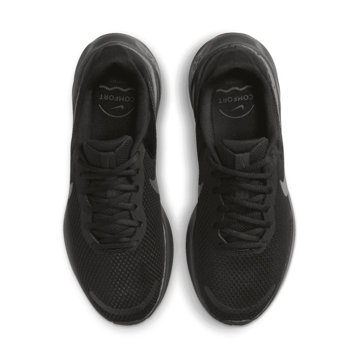 Nike Revolution 7 Road Angle 1