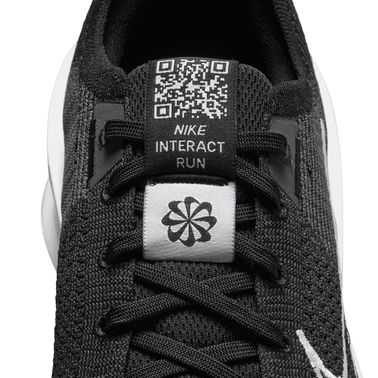 Nike Interact Run Road Angle 8