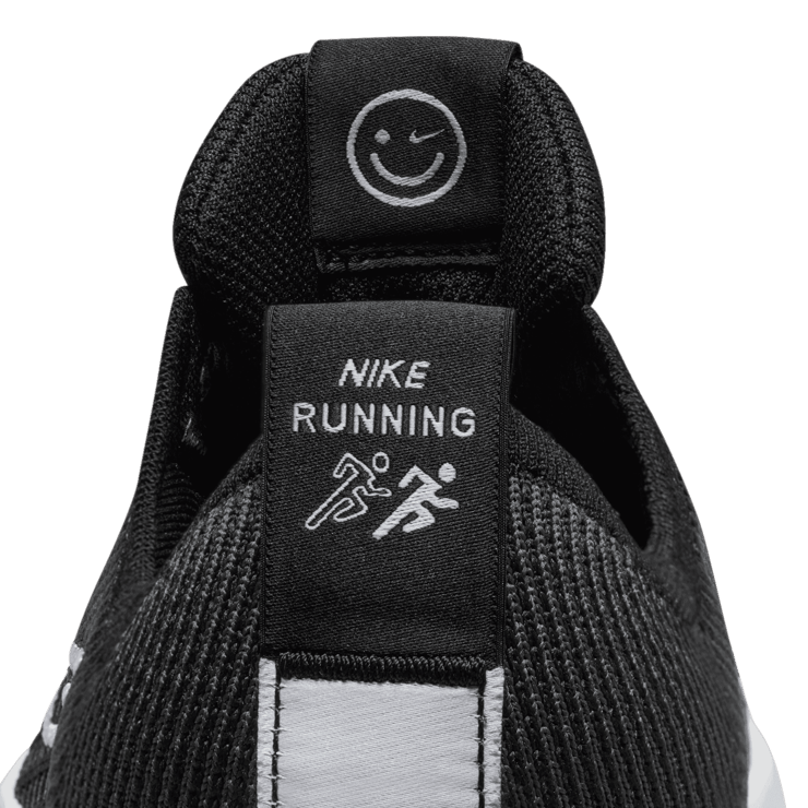 Nike Interact Run Road Angle 10