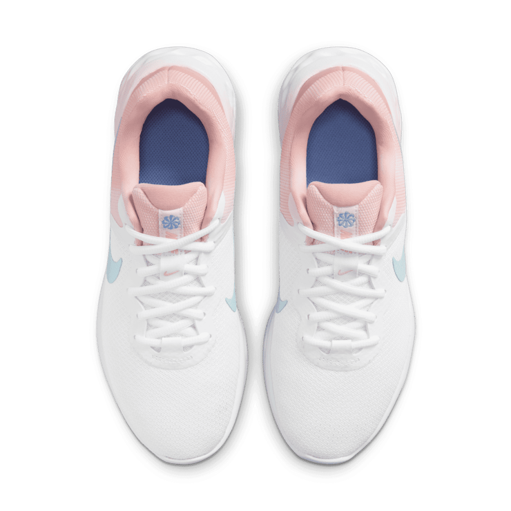 Nike Revolution 6 Road Angle 1