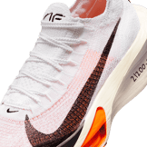 3月25日 The adidas ZX 8000 “Sky Tint” Surfaces for Spring | House of