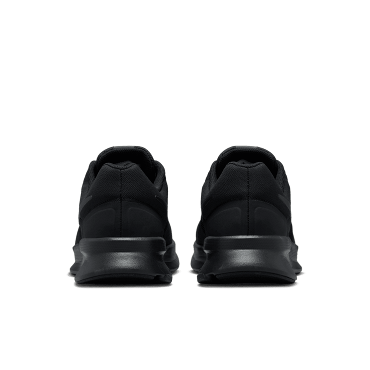 Nike Run Swift 3 'Triple Black' Angle 3