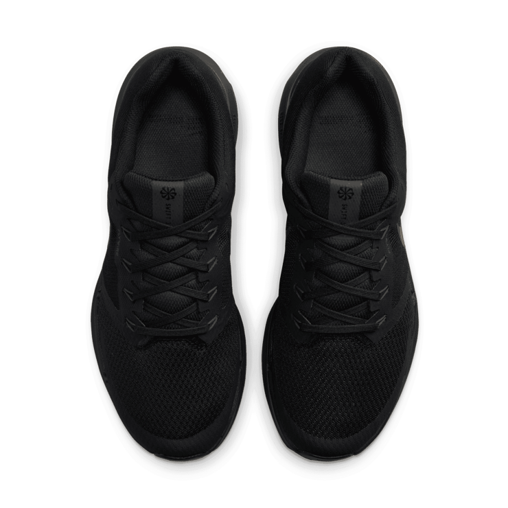 Nike Run Swift 3 'Triple Black' Angle 1