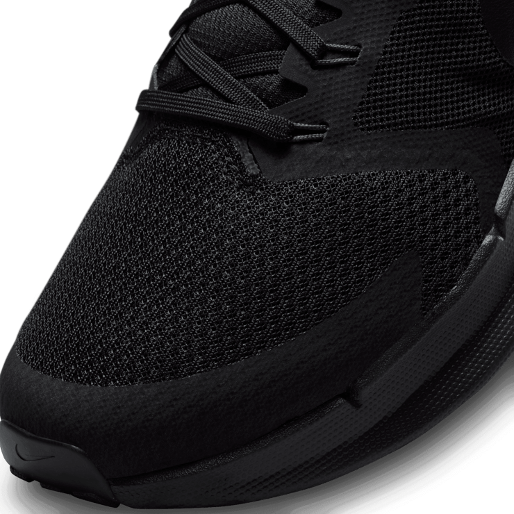 Nike Run Swift 3 'Triple Black' Angle 4