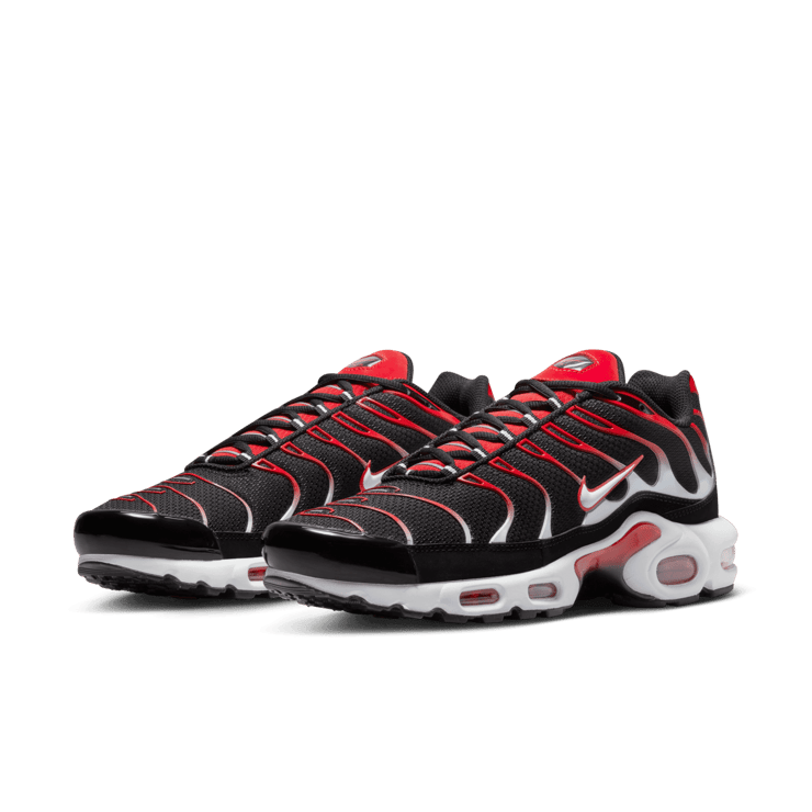 Nike Air Max Plus 'Black University Red' Angle 2