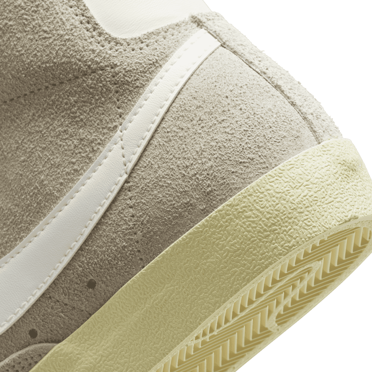 Nike Blazer Mid '77 Vintage 'Light Bone Alabaster' (W) Angle 6