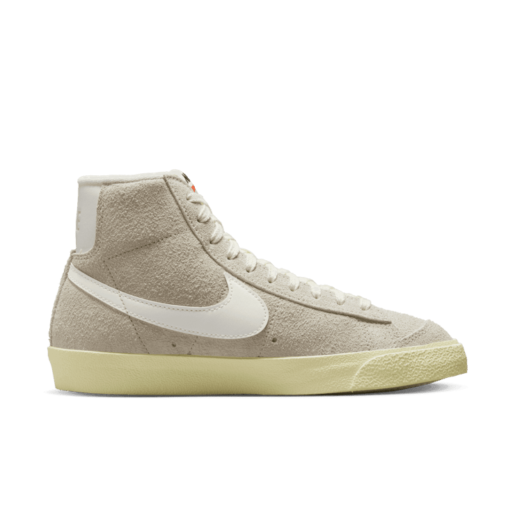Nike Blazer Mid '77 Vintage 'Light Bone Alabaster' (W) Angle 1