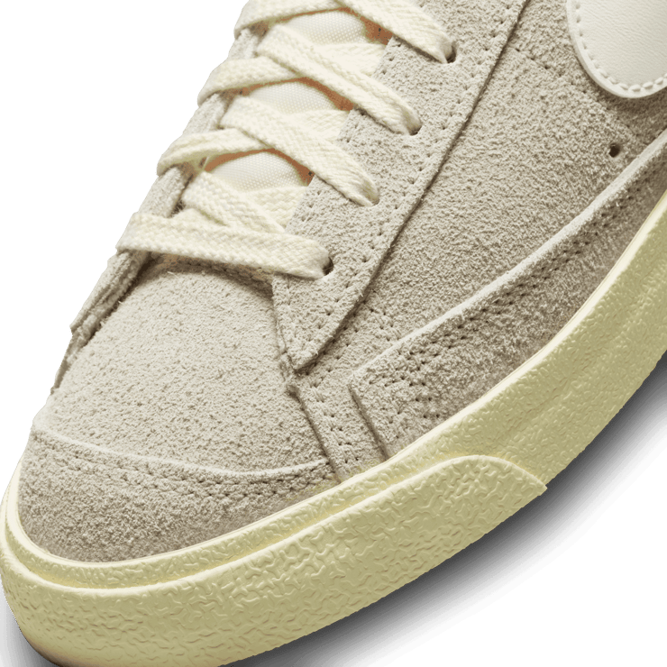Nike Blazer Mid '77 Vintage 'Light Bone Alabaster' (W) Angle 5