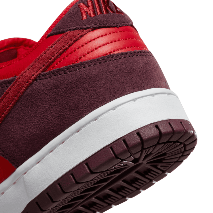 Nike SB Dunk Low Cherry Angle 5