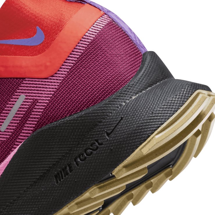 Nike React Pegasus Trail 4 GORE-TEX 'Rosewood' (W) Angle 5