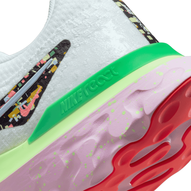 Nike React Infinity Run Flyknit 3 'Confetti' (W) Angle 5