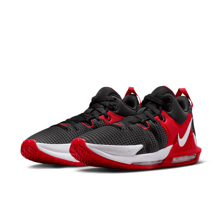 Nike LeBron Witness 7 'Bred' Angle 2