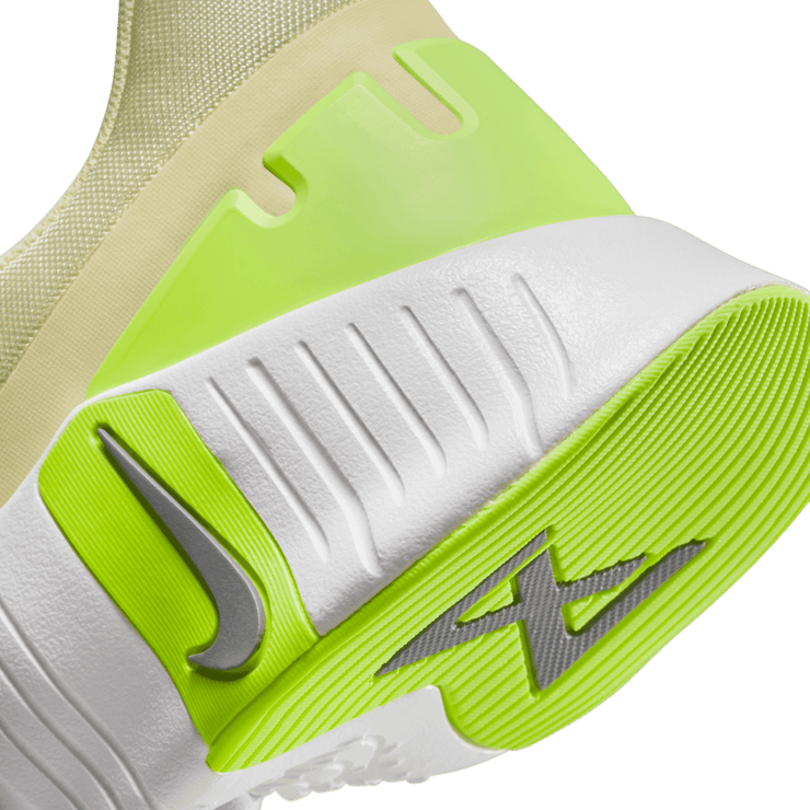 Nike Free Metcon 5 'Citron Tint Volt' (W) Angle 5