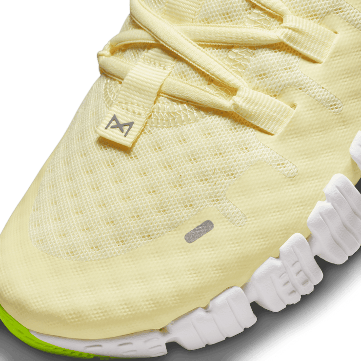 Nike Free Metcon 5 'Citron Tint Volt' (W) Angle 4