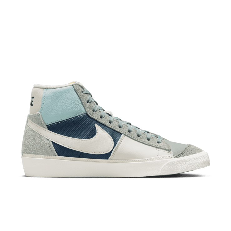 Nike Blazer Mid '77 Pro Club 'Remastered - Mica Green Navy' Angle 1