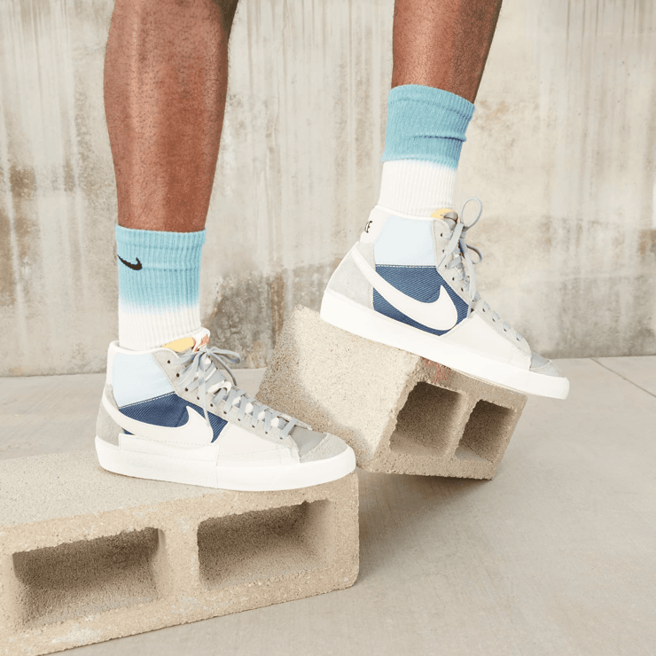 Nike Blazer Mid '77 Pro Club 'Remastered - Mica Green Navy' Angle 7