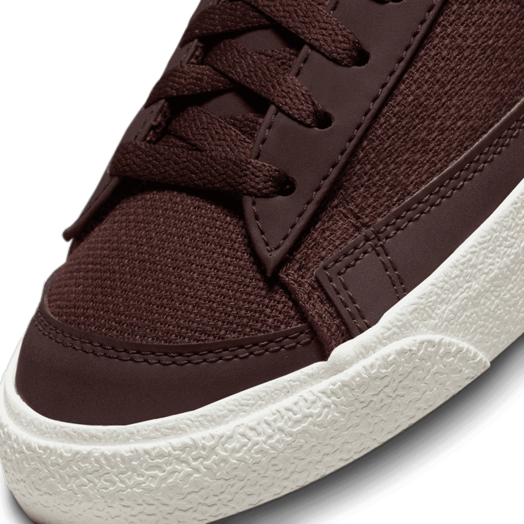Nike Blazer Low '77 Premium 'Earth' Angle 4