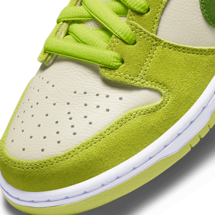 Nike SB Dunk Low Green Apple Angle 4