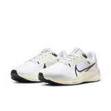 Nike Air Zoom Pegasus 40 'White Coconut Milk' (W) Angle 3