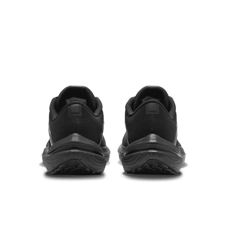 Nike Winflo 10 Road Angle 4