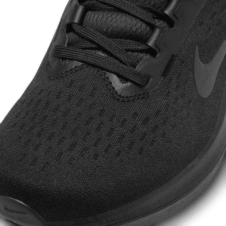 Nike Winflo 10 Road Angle 5