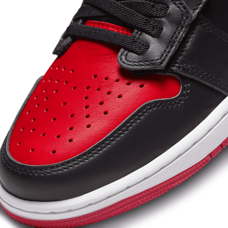 Air Jordan 1 Low FlyEase 'Alternate Bred Toe' Angle 5