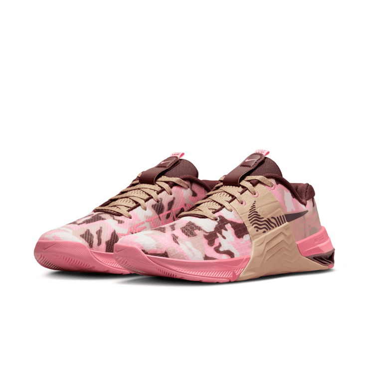 Nike Metcon 8 AMP 'Coral Chalk Camo' (W) Angle 3