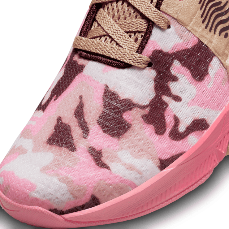 Nike Metcon 8 AMP 'Coral Chalk Camo' (W) Angle 5