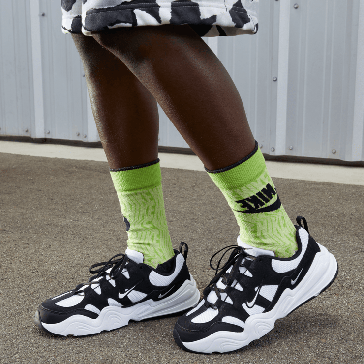 Nike Tech Hera 'White Black' Angle 0