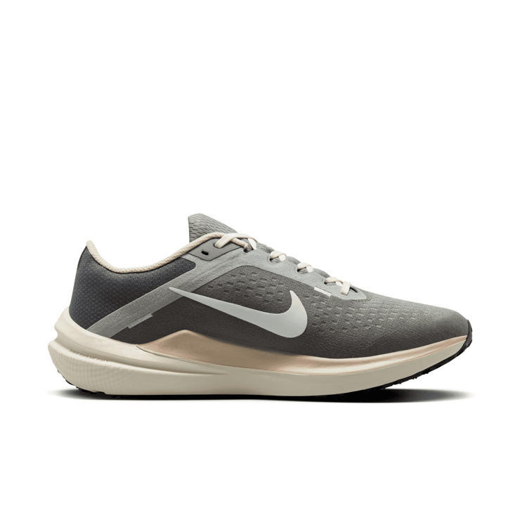 Nike Air Winflo 10 'Flat Pewter' Angle 1