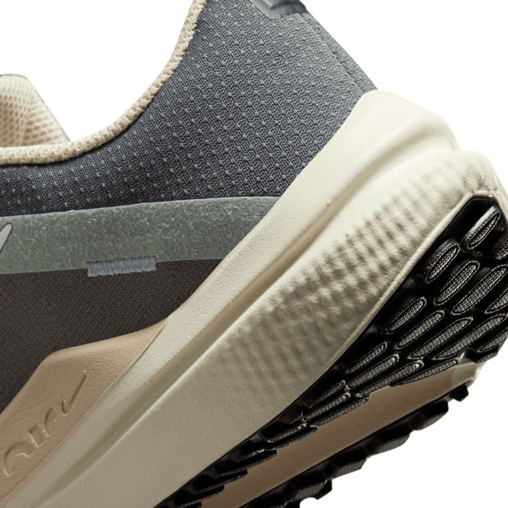 Nike Air Winflo 10 'Flat Pewter' Angle 6