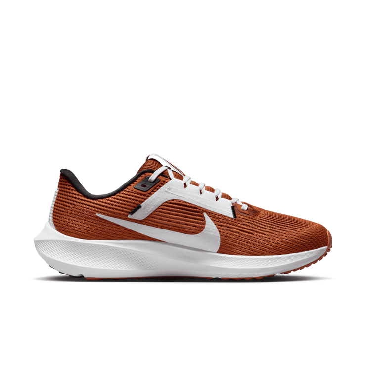 Nike Air Zoom Pegasus 40 'Texas' Angle 1