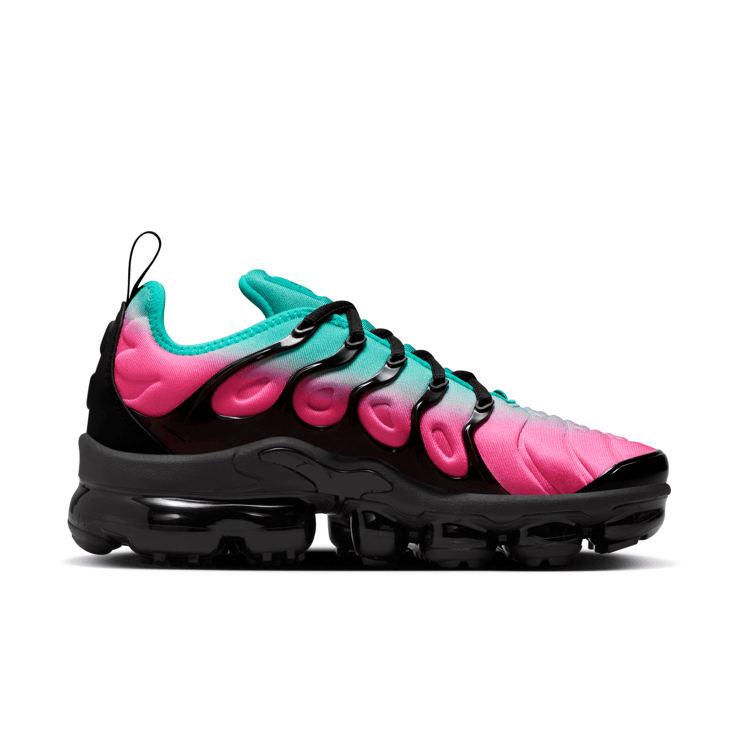 Blue and pink vapormax plus sales