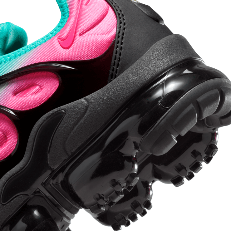 Nike Air VaporMax Plus 'Miami Nights' (W) Angle 6